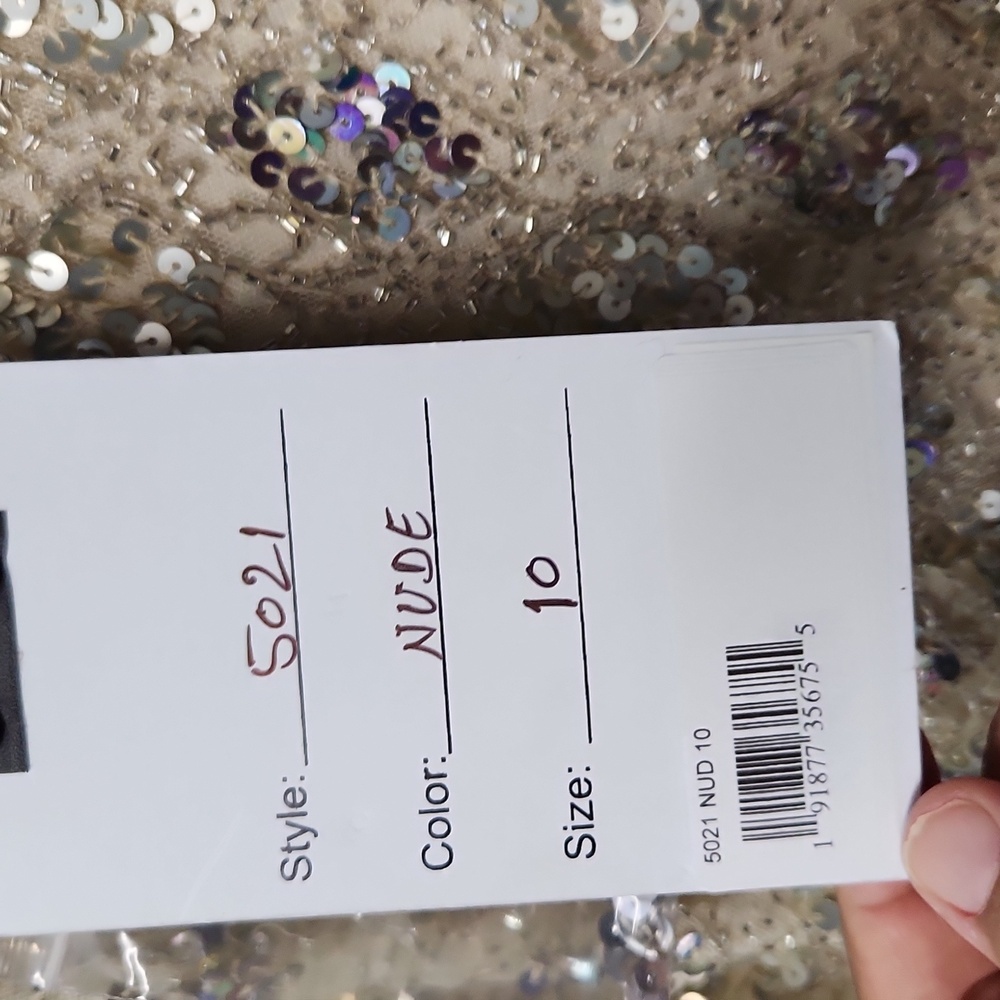 Mac Duggal Geometric Embellished Evening Gown - Picture 14 of 15